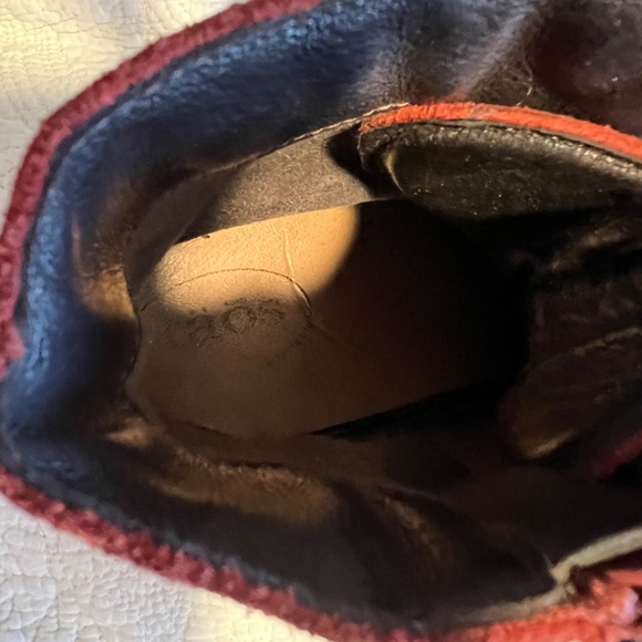 Taos red boot camp barely worn - Picture 3 of 6